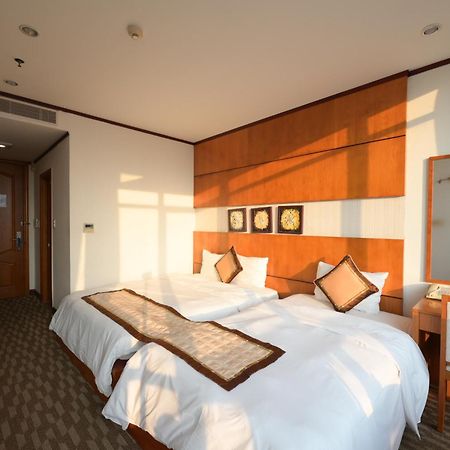 Danang Petro Hotel Экстерьер фото