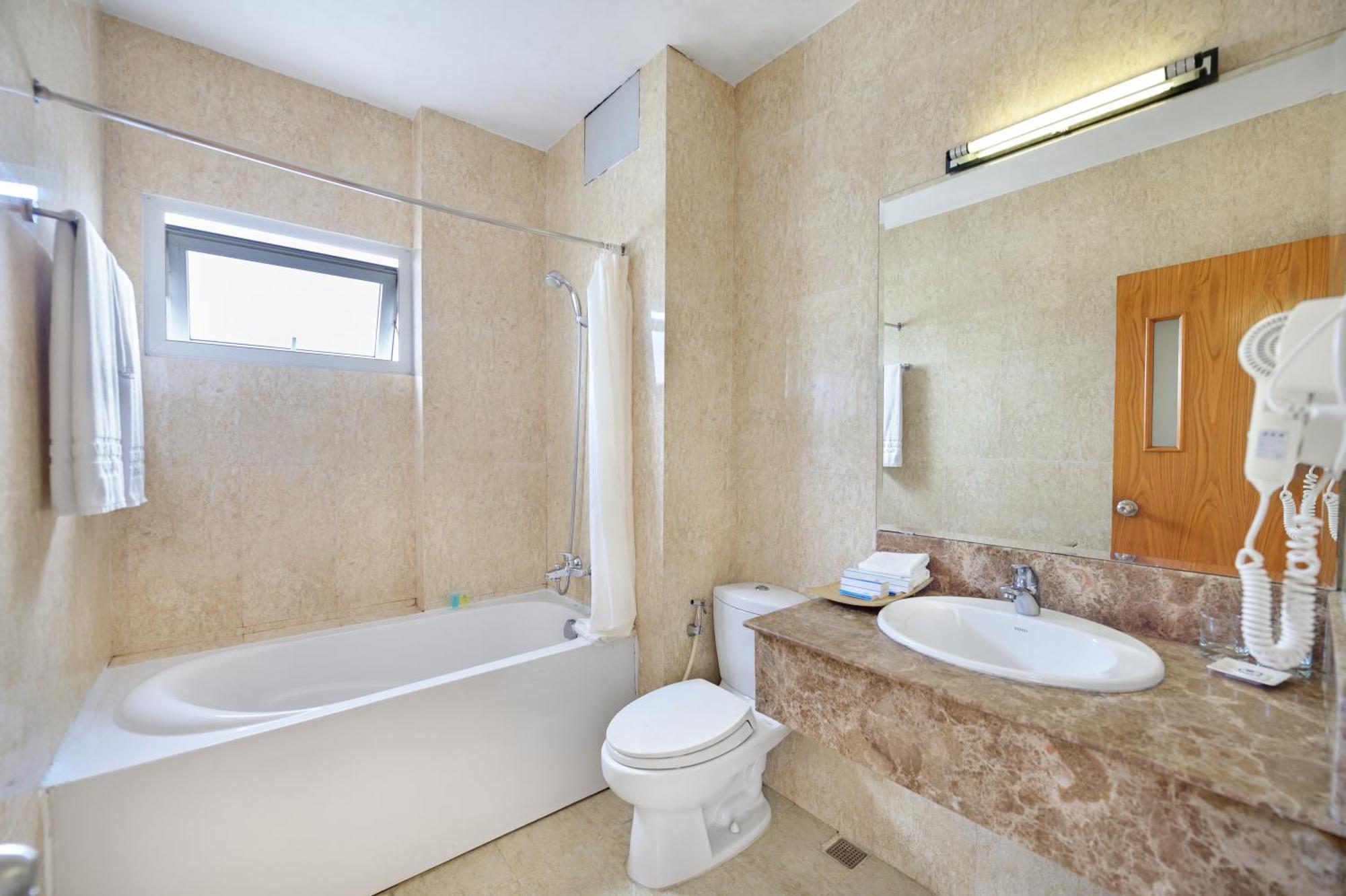 Danang Petro Hotel Экстерьер фото