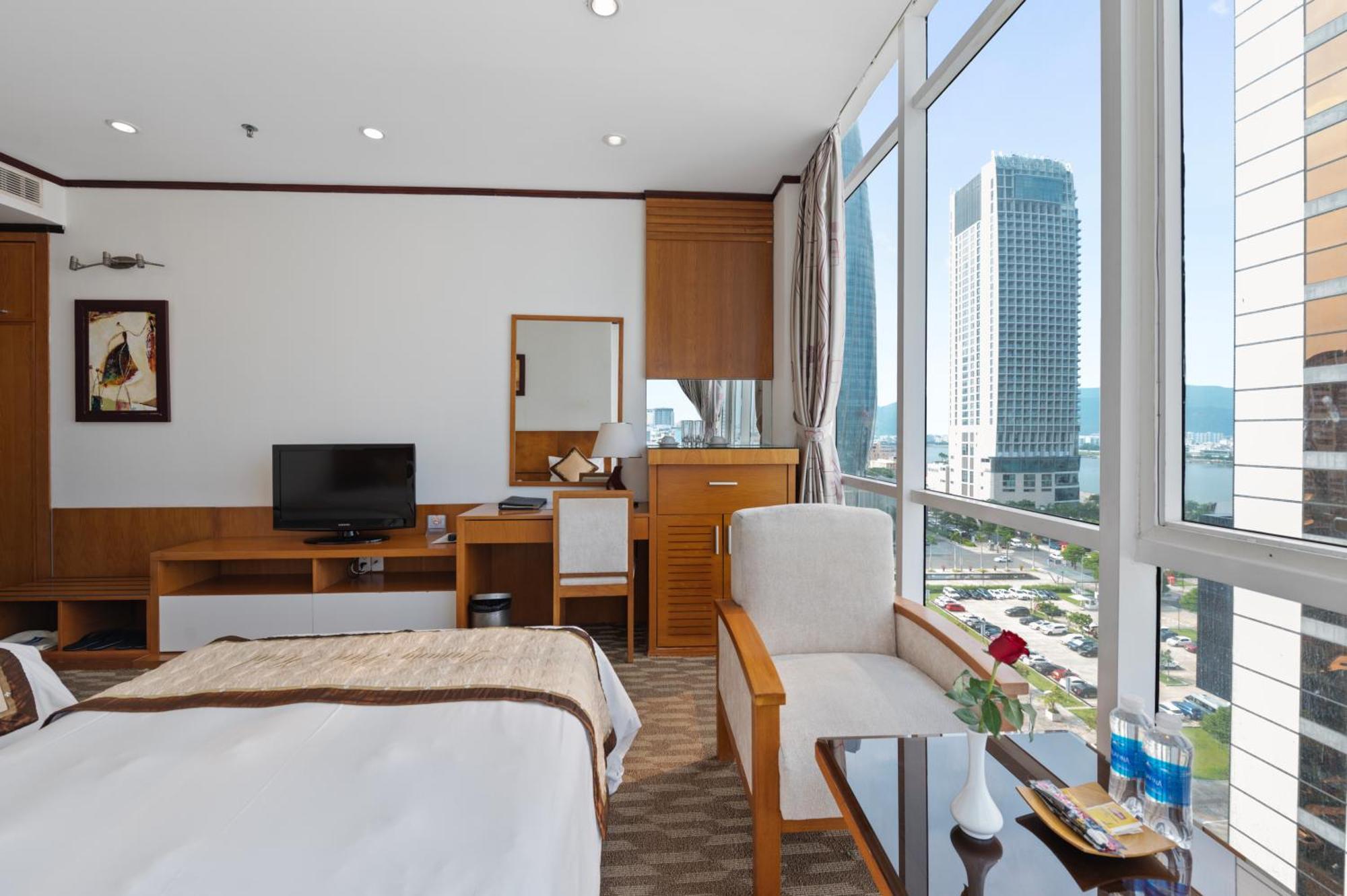Danang Petro Hotel Экстерьер фото