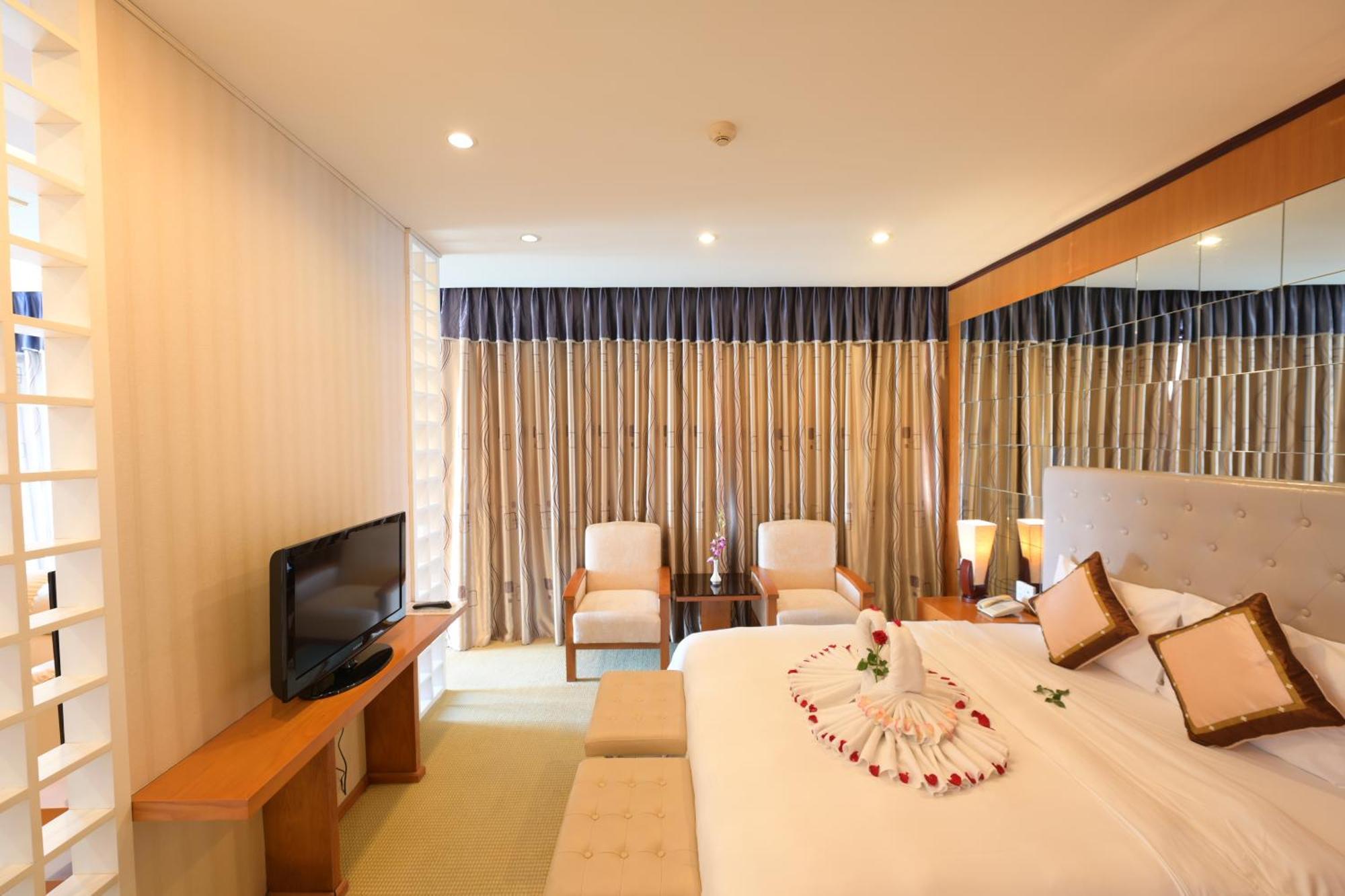 Danang Petro Hotel Экстерьер фото