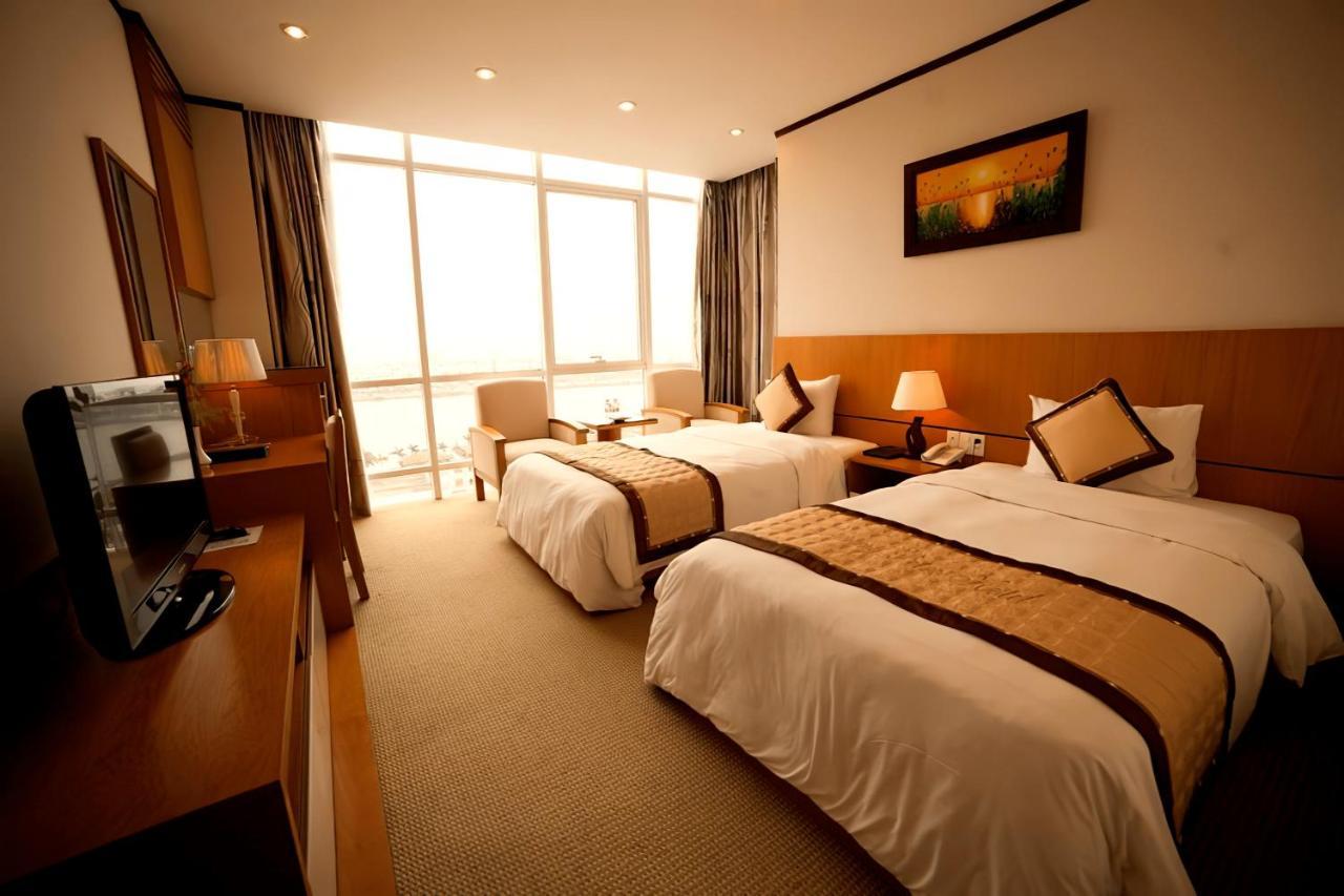 Danang Petro Hotel Экстерьер фото
