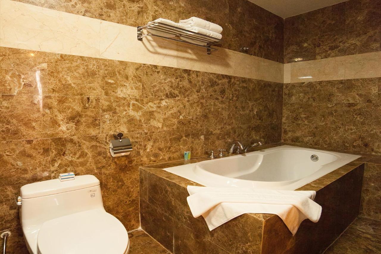Danang Petro Hotel Экстерьер фото